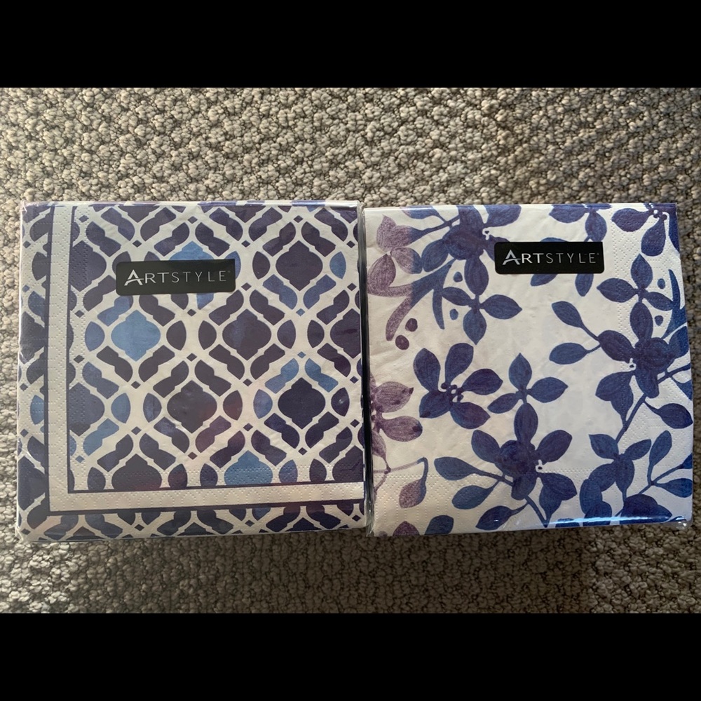 Set of 2 blue print guest napkins. 2 for $10